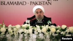 伊朗总统哈桑·鲁哈尼在巴基斯坦伊斯兰堡的新闻发布会上讲话(2016年3月26日)