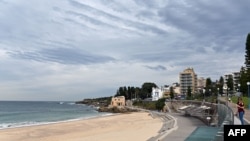 图为澳大利亚悉尼空无一人的库吉(Coogee)海滩。(2020年4月16日)