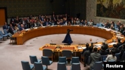 2025年2月24日,联合国安理会在纽约联合国总部举行有关俄罗斯入侵乌克兰三周年的会议,安理会成员进行投票。