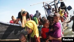 Người Rohingya chạy lánh nạn