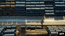 中国辽宁省一处钢铁批发市场。(法新社2024年4月11日)