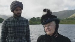 美国万花筒:金秋大片《女王与知己》和《美国制造》 美国万花筒:金秋大片《女王与知己》和《美国制造》