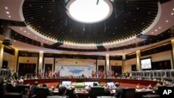 လာအိုနိုင်ငံ၊ ဗီယန်ကျင်းမြို့မှာ ကျင်းပတဲ့ ASEM ညီလာခံ ကျင်းပနေစဉ်။