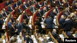 乌克兰议员在基辅参加议会会议。(2016年2月16日)