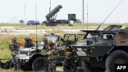 资料照:部署在冲绳县石垣岛的爱国者三型反导系统(2012年4月11日)