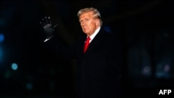 资料照片:美国总统唐纳德·特朗普在华盛顿特区白宫南草坪。(2025年1月27日)