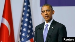 美国总统奥巴马在20国峰会一次会议之后对记者发表谈话(2015年11月16日)