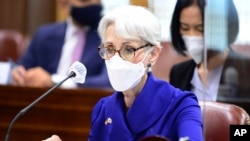 美国副国务卿温迪·谢尔曼2021年7月23日在韩国首尔会见韩国外交官员