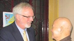 Đại sứ Mỹ thăm 2 nhân vật bất đồng chính kiến nổi tiếng tại Việt Nam Đại sứ Mỹ thăm 2 nhân vật bất đồng chính kiến nổi tiếng tại Việt Nam