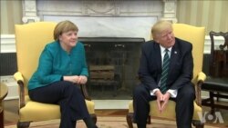 川普与马克龙和默克尔的互动 透露出双方关系亲疏 川普与马克龙和默克尔的互动 透露出双方关系亲疏