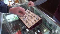 当铺货品种类繁多 在美国广受欢迎 当铺货品种类繁多 在美国广受欢迎