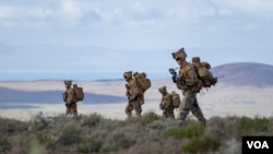 轮驻澳大利亚的美国海军陆战队2016年7月1日在达尔文附近训练 (美国军方照片)
