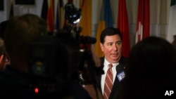 匹兹堡市长佩多图在匹兹堡接受记者采访。(2017年6月2日)