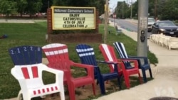 马里兰居民为独立日游行抢占位子 马里兰居民为独立日游行抢占位子