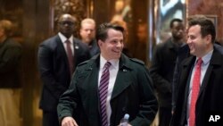 安东尼·斯卡拉姆齐抵达纽约川普大厦(2016年12月5日)