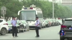 “709 大抓捕”被捕人士妻子北京抗议 “709 大抓捕”被捕人士妻子北京抗议