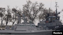 一艘被俄罗斯扣押的乌克兰军舰(路透社)