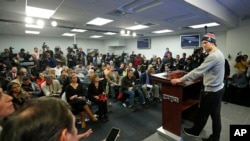 爱国者队明星球员汤姆.布雷迪在记者会上(2015年1月22日)