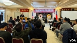 2025年3月9日下午,近百位民主活动人士在旧金山国父纪念馆开展“纪念国父孙中山逝世100周年”的活动。(美国之音特约记者周星晨拍摄)