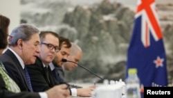 新西兰外长彼得斯2018年5月访问中国(资料照)