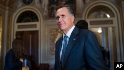 资料照:共和党联邦参议员罗姆尼 (美联社 2020年1月29日)