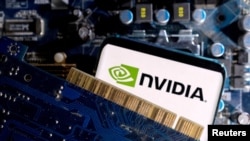 计算机主板与英伟达（Nvidia）公司的标志