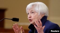 资料照片:美国财政部长珍妮特·耶伦在国会作证。