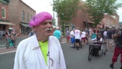 马里兰小镇展开浴缸大赛为病儿筹资 马里兰小镇展开浴缸大赛为病儿筹资