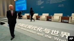 资料照:中国前驻美大使崔天凯在上海出席“中国式现代化与世界”研讨会。(2023年4月21日)