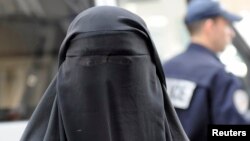 Ngày càng có nhiều quan ngại về các thiếu nữ ủng hộ các tổ chức Hồi Giáo cực đoan đến Syria và Iraq để trở thành 'các cô dâu thánh chiến’.