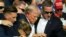 Ứng cử viên Đảng Cộng hòa Donald Trump được lực lượng Mật vụ đưa ra khỏi sân khấu sau khi ông bị thương trong một vụ nổ súng, tại một sự kiện vận động tranh cử ở Butler, bang Pennsylvania, ngày 13 tháng 7 năm 2024.