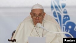 教宗方济各(Pope Francis)2022年7月25号访问加拿大艾伯塔省马斯克威西斯,对过去加拿大寄宿学校对当地土著儿童犯下的罪行表示道歉。