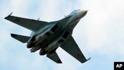 俄罗斯苏-30战机在飞行(2006年)。