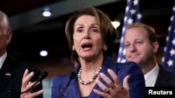 Dân biểu Nancy Pelosi, lãnh đạo khối Dân Chủ Hạ Viện,
