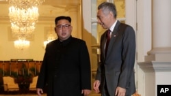 朝鲜领导人金正恩10号与新加坡总理李显龙会面