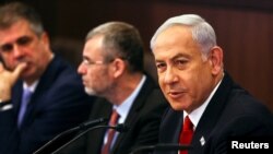 资料照片:以色列总理内塔尼亚胡于2023年4月2日在耶路撒冷总理办公室召开内阁会议。