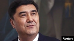 中国国家能源局局长努尔·白克力(路透社2016年9月29日在伦敦摄)