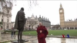 藏族僧人在伦敦开启世界之旅 抗议中国压迫 藏族僧人在伦敦开启世界之旅 抗议中国压迫