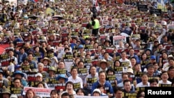 韩国民众在首尔抗议日本释放核电站处理废水。(2023年8月26日)