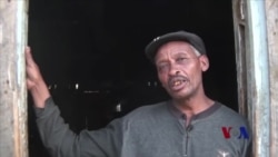 寻宝者在肯尼亚中部寻找宝藏 寻宝者在肯尼亚中部寻找宝藏