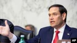 资料照片:参议院情报委员会副主席鲁比奥在审视全球威胁的一次听证会上发言。(2023年3月8日)