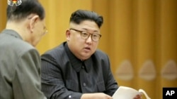 朝鲜领导人金正恩召开会议。(资料照片)