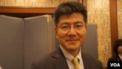 今年结束在北京研究回国的东京大学大学院法学政治教授高原明生(美国之音歌篮拍摄)