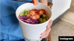 Kemasan ramah lingkungan, kerjasama Avano Eco dengan Kopanakala, salah satu vendor makanan di Hawaii. (Foto: IG/@avanoeco) 