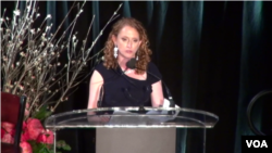 美国笔会中心执行主任苏珊·诺瑟(美国之音方冰拍摄)