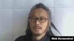 逃亡中的画家华涌12月11日发视频报平安。 (华涌推特图片)