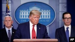 美国总统特朗普2020年3月25日在白宫举行的疫情记者会上。(美联社)