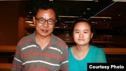 張林和他的女兒安妮在2013年的合影。 (胡佳提供)