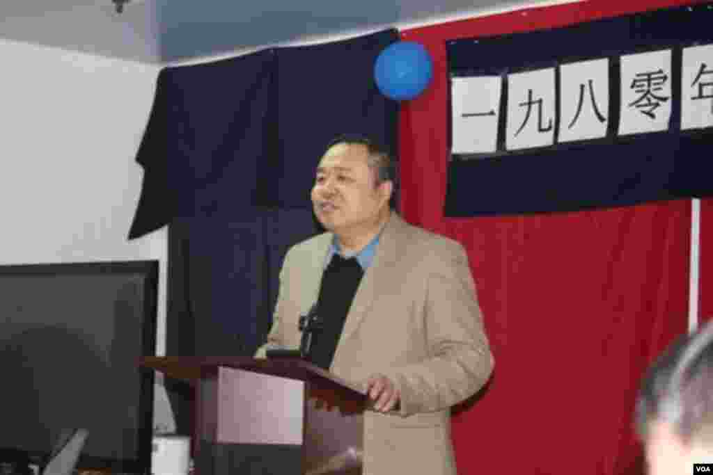 李伟东发言(美国之音方冰拍摄)