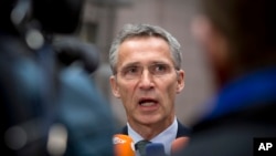 北约秘书长斯托尔滕贝格在布鲁塞尔的记者会上(资料照片)